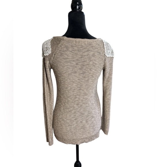 Pink Rose Women’s Knit Sweater Lace Shoulder Detail Size M - Picture 4 of 9